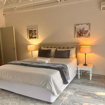Woods Guest House Middelburg  Bagian luar foto