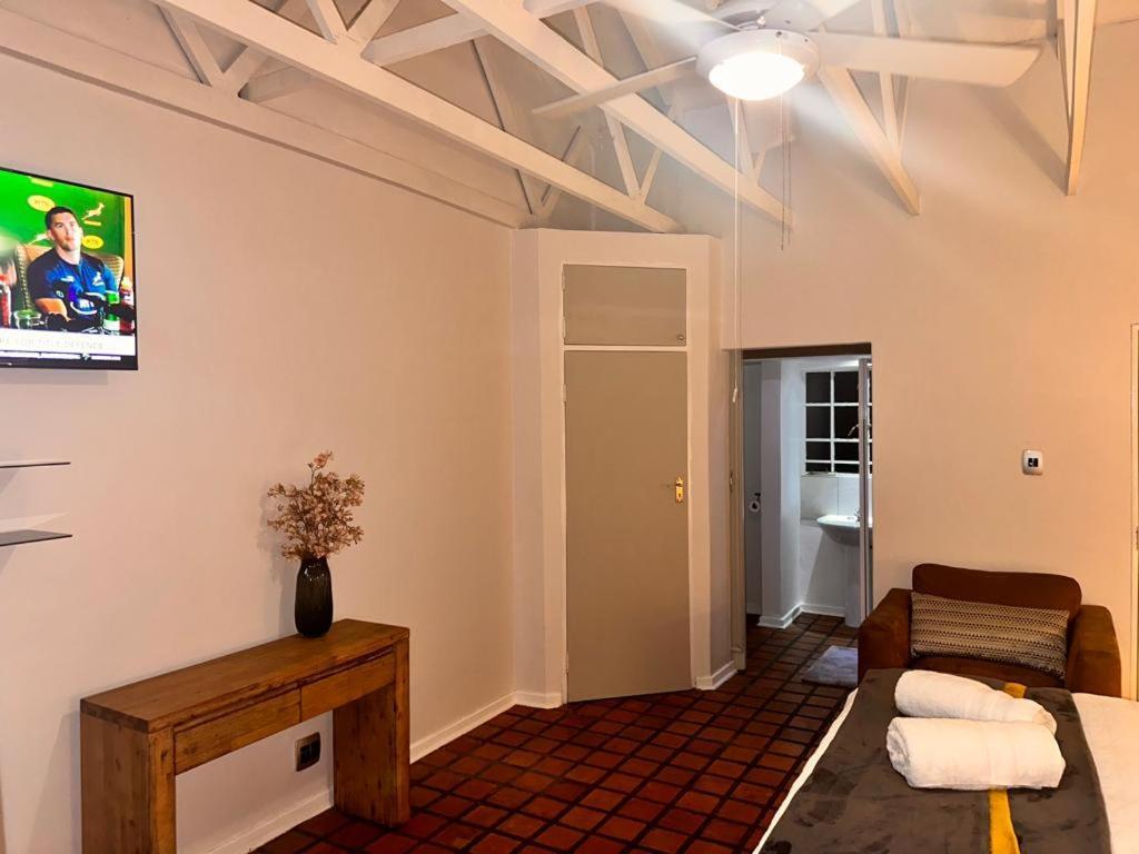 Woods Guest House Middelburg  Bagian luar foto