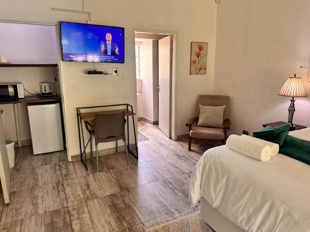 Woods Guest House Middelburg  Bagian luar foto