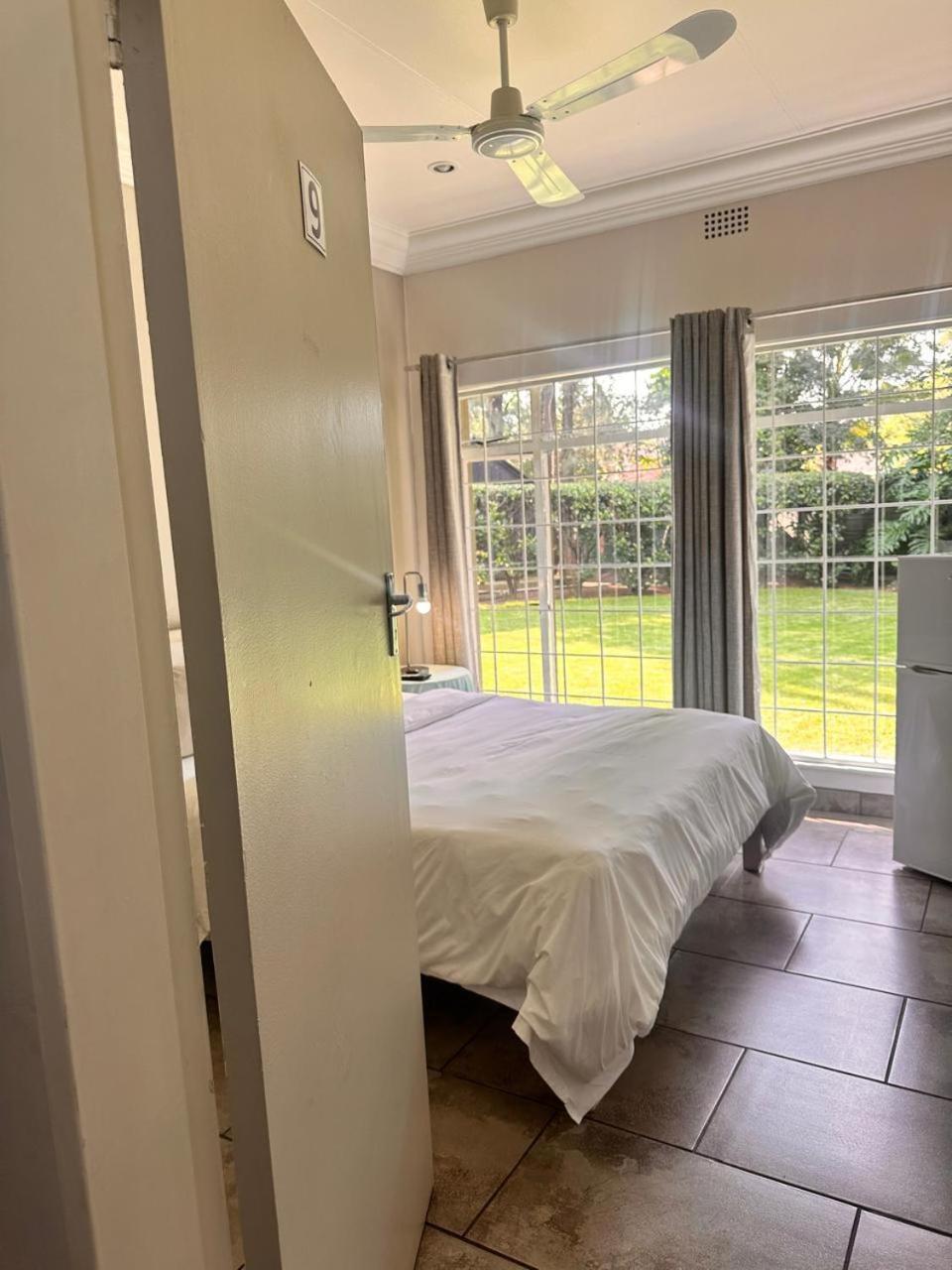 Woods Guest House Middelburg  Bagian luar foto