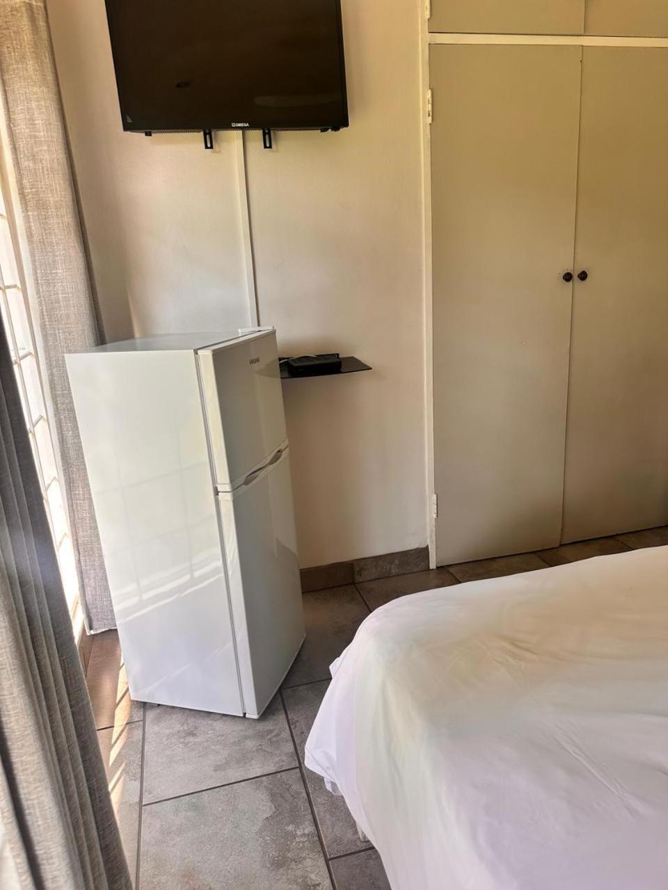 Woods Guest House Middelburg  Bagian luar foto