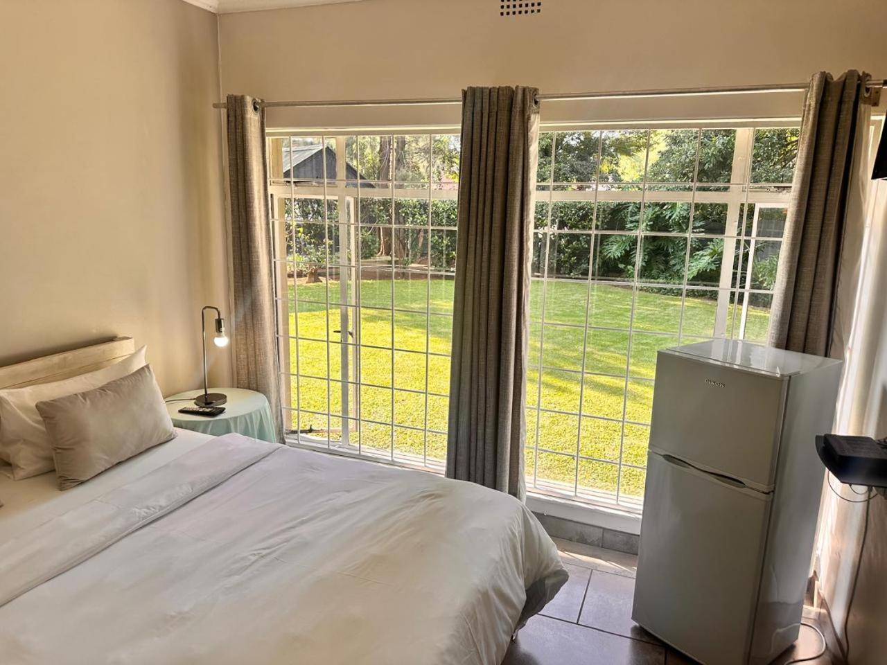Woods Guest House Middelburg  Bagian luar foto